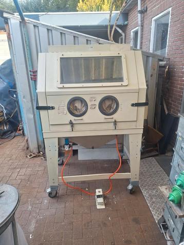 Straalcabine/straalkast  beschikbaar voor biedingen