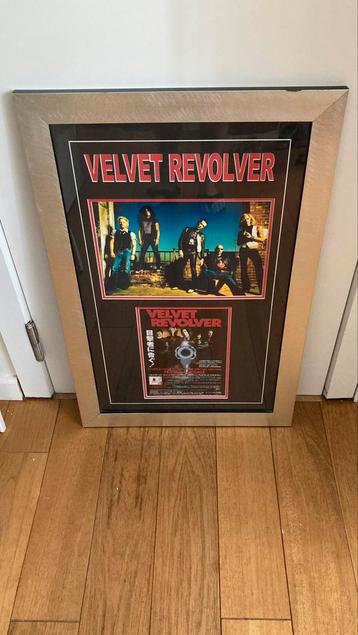 VELVET REVOLVER Smokkelwaar (ingelijst frame met certificaat beschikbaar voor biedingen