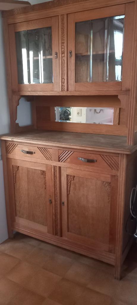 Hoge houten kast met mooie houtsnede, Huis en Inrichting, Kasten | Buffetkasten, Gebruikt, 150 tot 200 cm, 100 tot 150 cm, 50 tot 75 cm