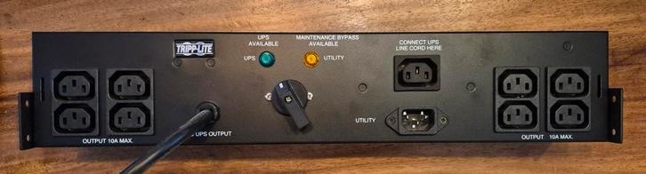 TRIPP-LITE PDUBHV10 , 10A 8 Prises, Informatique & Logiciels, Alimentations de secours (UPS), Enlèvement ou Envoi