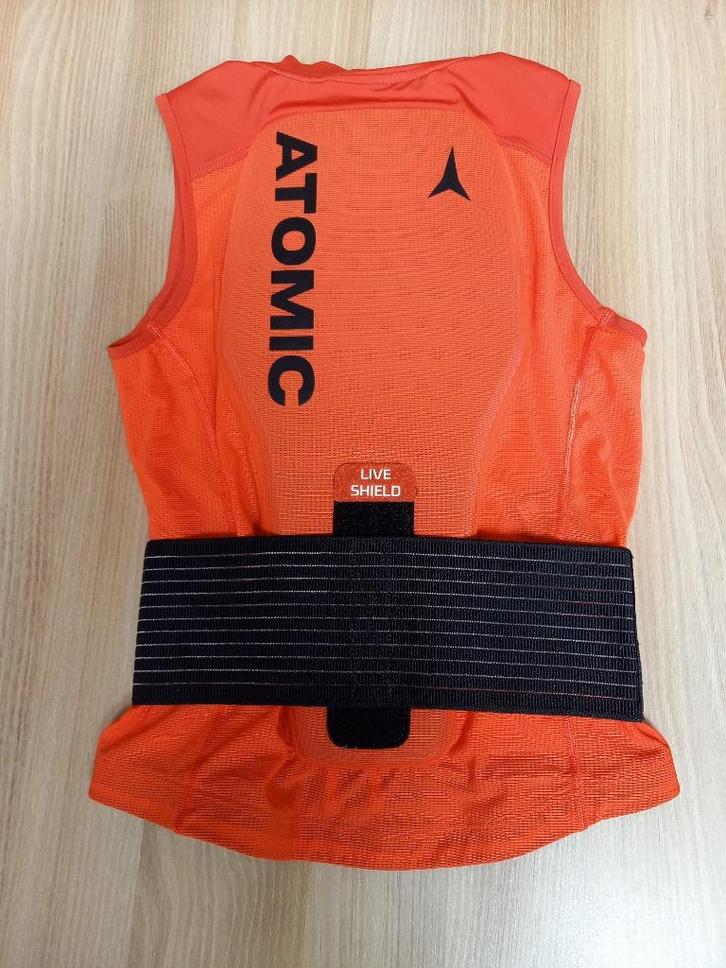 Atomic Junior Live Shield rugbescherming, Sport en Fitness, Skiën en Langlaufen, Zo goed als nieuw, Overige typen, Ski, Atomic