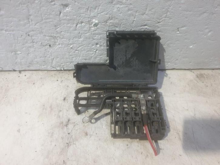 ZEKERINGKAST Opel Corsa D (01-2006/12-2014), Auto-onderdelen, Elektronica en Kabels, Opel, Gebruikt