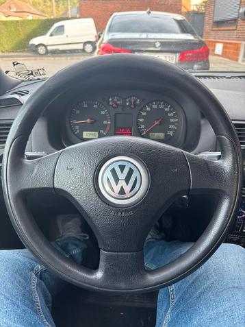 Volant vw bora / golf 4 disponible aux enchères