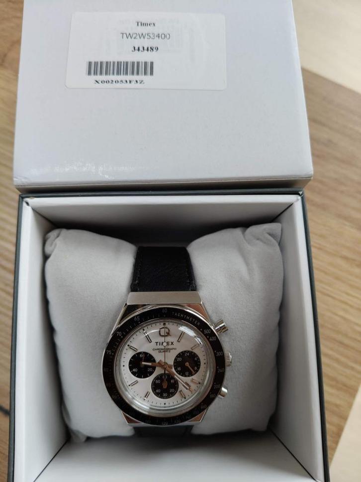 Q Timex panda white chronograph watch, Handtassen en Accessoires, Horloges | Heren, Nieuw, Polshorloge, Overige merken, Staal