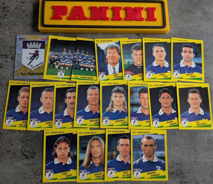 AUTOCOLLANTS PANINI FOOTBALL 98 19 1998 HARELBEKE RC FOOT, Hobby & Loisirs créatifs, Autocollants & Images, Neuf, Enlèvement ou Envoi