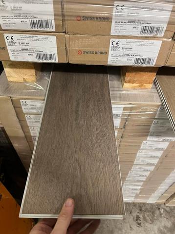 Groot lot pvc klik vloeren beschikbaar voor biedingen