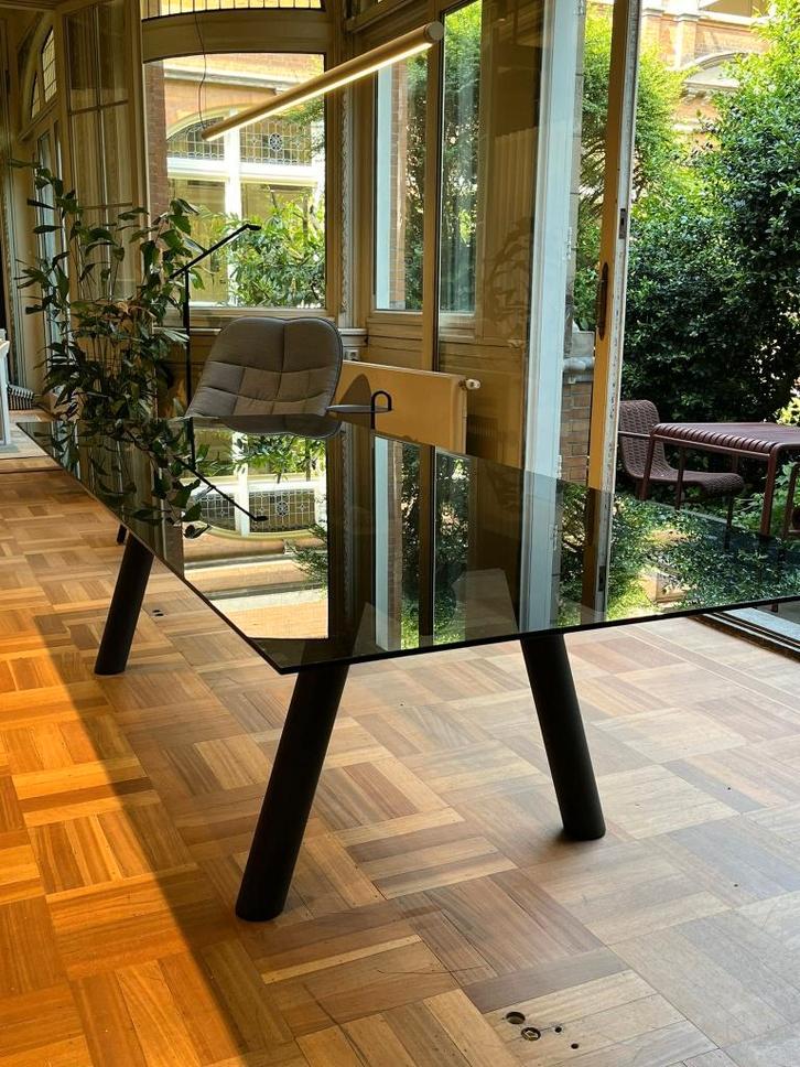 HAY tafel BOA grey glass tabletop/ Charcoal frame, Huis en Inrichting, Tafels | Eettafels, Nieuw, 50 tot 100 cm, 200 cm of meer