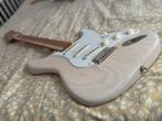 Fender Stratocaster Vibe ‘50s White Blonde (ETAT NEUF), Nieuw