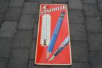 thermomètre Staedtler en émail des années 1950, Enlèvement ou Envoi, Comme neuf, Panneau publicitaire