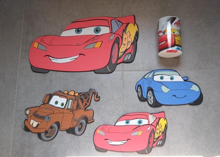 Decoration murale en mousse + tirelire + protège bureau, Verzamelen, Disney, Ophalen