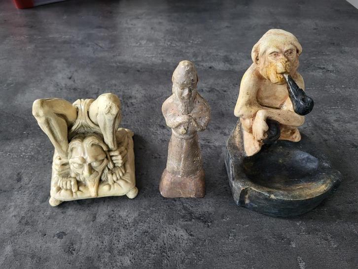 3 terracotta beeldjes, curiositeiten, Antiek en Kunst, Antiek | Keramiek en Aardewerk, Ophalen of Verzenden