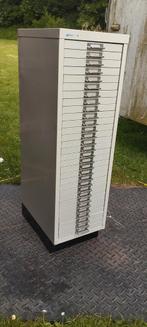 Overtom metalen kast met 30 laden, Antiek en Kunst, Antiek | Meubels | Kasten, Ophalen