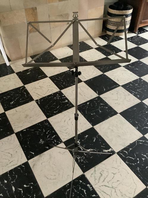 Muziekstaander, Muziek en Instrumenten, Standaarden, Zo goed als nieuw, Muziekstandaard, Overige instrumenten, Ophalen