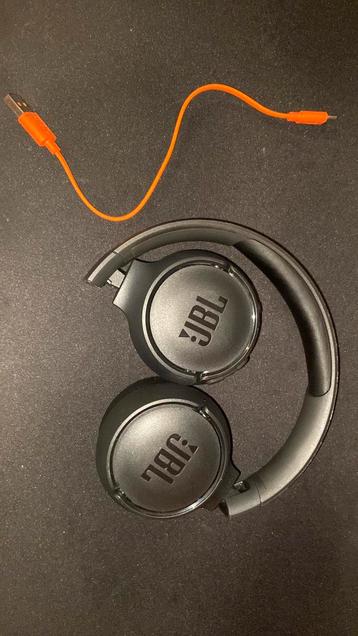 Jbl koptelefoon beschikbaar voor biedingen