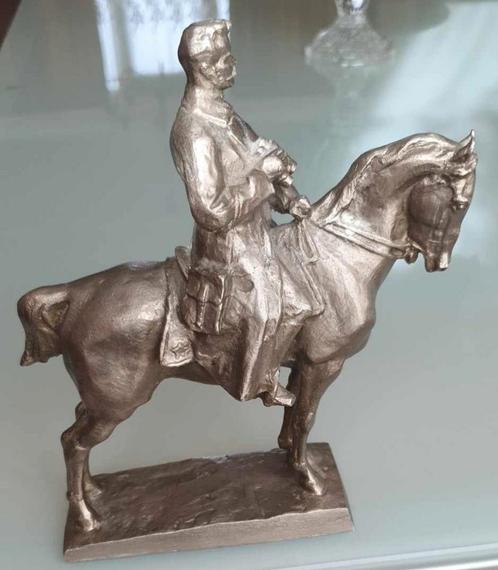 Hérité. Belle statue ancienne de M.V. Froenze, Antiquités & Art, Curiosités & Brocante, Envoi