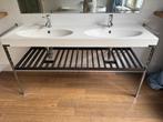 Dubbele wastafel in de badkamer - kraan en spiegel, Huis en Inrichting, Badkamer | Badkamermeubels, Ophalen, Zo goed als nieuw
