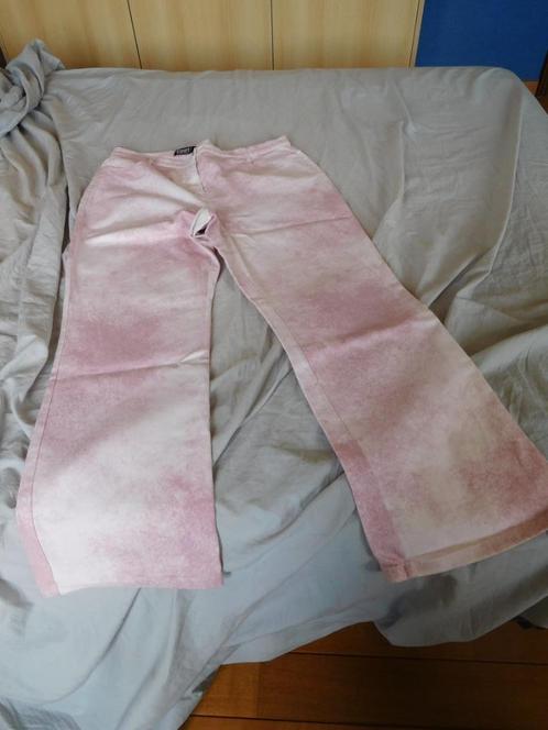 Pantalon Court One rose marbré taille B44, Vêtements | Femmes, Culottes & Pantalons, Porté, Taille 42/44 (L), Rose, Longs, Enlèvement ou Envoi