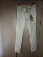 Witte broek (nieuw), Ophalen, Nieuw