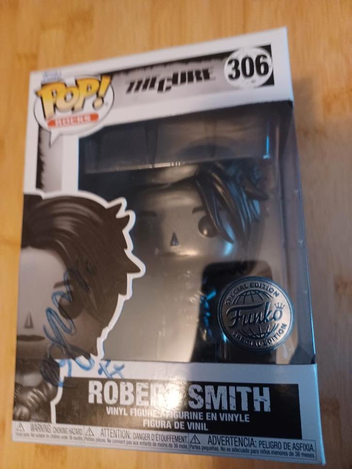 Funko Doll ROBERT SMITH__ with signature -< with certificate, Verzamelen, Muziek, Artiesten en Beroemdheden, Nieuw, Pop, Beeldje of Miniatuur