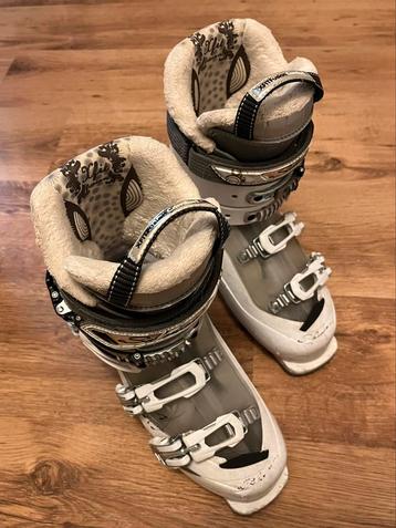 Skischoenen Salomon Divine maat 25 (38-39) beschikbaar voor biedingen