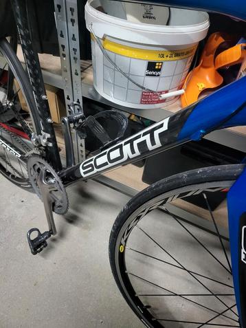 Vélo de course Scott CR1 team full carbone avec cintre DEDA.