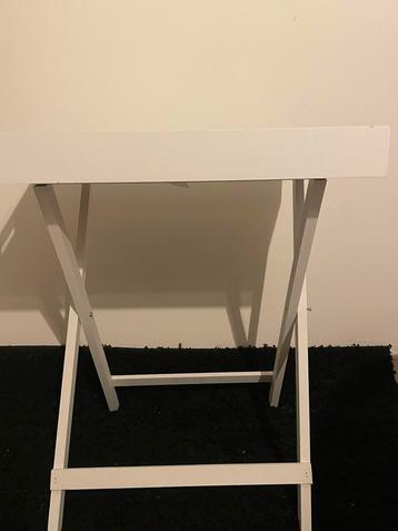 side table beschikbaar voor biedingen
