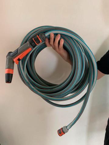Tuinslang 20meter + sproeier beschikbaar voor biedingen