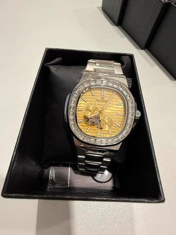 Horloge beschikbaar voor biedingen