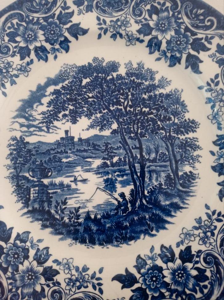 Twee platte borden Staffordshire, Antiek en Kunst, Antiek | Servies los, Ophalen of Verzenden