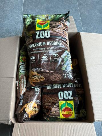 Écorces de pin pour reptiles 40L beschikbaar voor biedingen