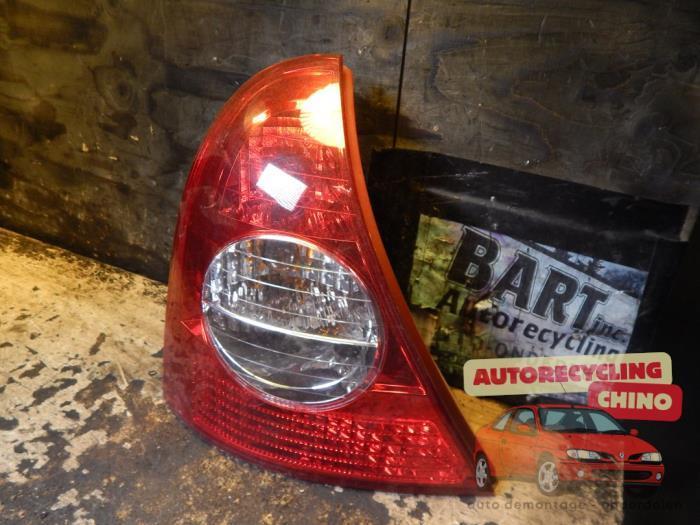 Feu arrière gauche d'un Renault Clio, Autos : Pièces & Accessoires, Éclairage, Renault, Utilisé, 3 mois de garantie, Enlèvement ou Envoi
