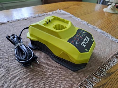 chargeur RYOBI ONE+, Doe-het-zelf en Bouw, Gereedschap | Handgereedschap, Zo goed als nieuw, Ophalen of Verzenden