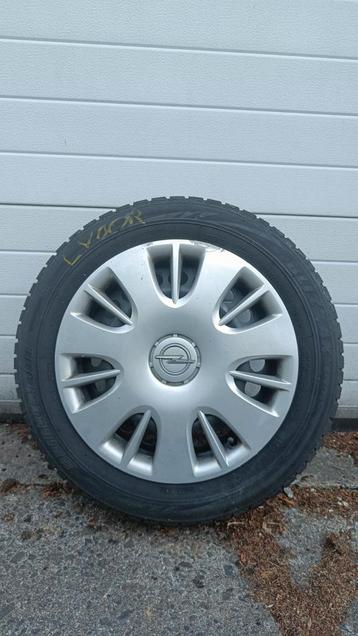 15" winterbanden op velg (met opelwieldoppen) beschikbaar voor biedingen