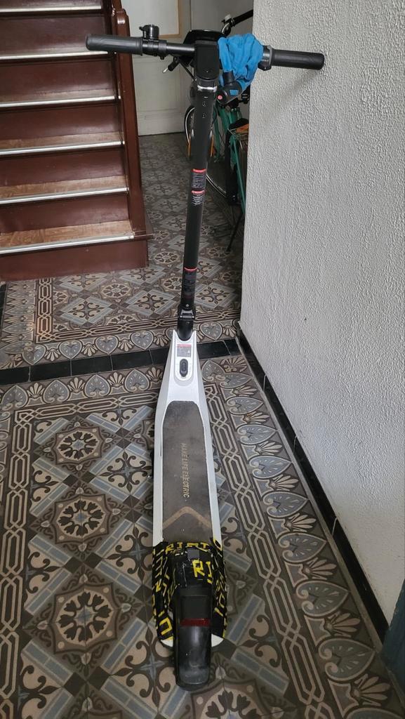NIU Step wit, Fietsen en Brommers, Steps, Gebruikt, Ophalen