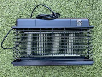 Insecten verdelger beschikbaar voor biedingen