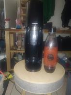 Zwarte werkende standaard model Sodastream met 1 fles erbij, Ophalen of Verzenden, Gebruikt