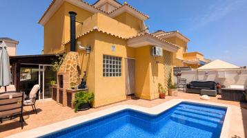 Vrijstaande villa met privé zwembad te koop in Alicante. beschikbaar voor biedingen