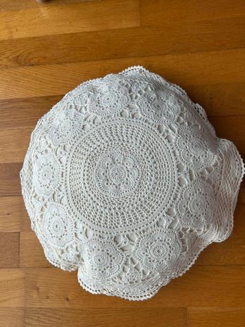 Kussen rond, overtrek in handwerk, 40 x 40 cm beschikbaar voor biedingen