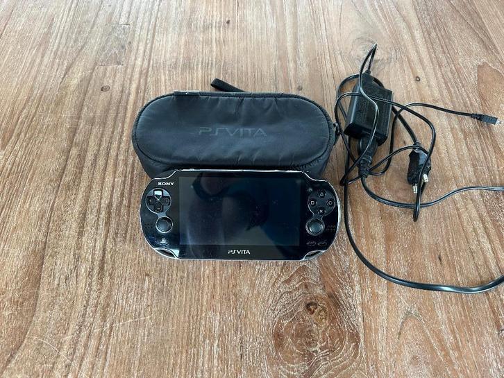 PS Vita Oled + 128GB SD-kaart en games geïnstalleerd, Consoles de jeu & Jeux vidéo, Consoles de jeu | Sony PlayStation Vita, Comme neuf