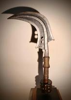 Zwaar mes Trumbash Mangbetu Congo Sword Africa, Antiek en Kunst, Ophalen of Verzenden