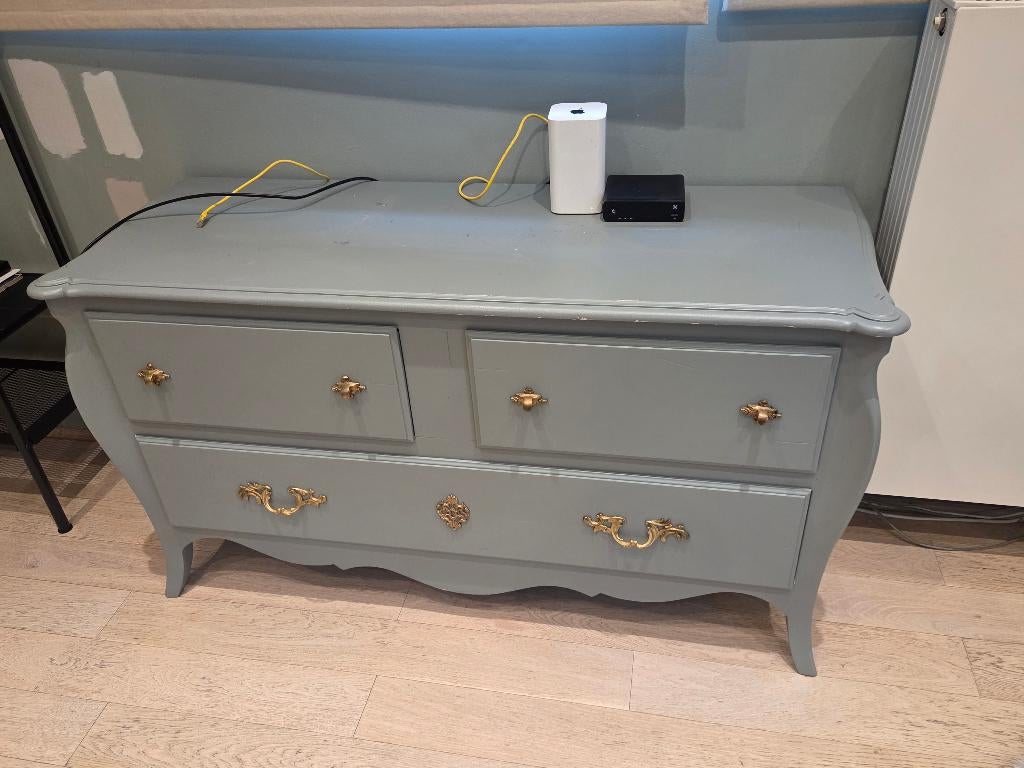 Commode de chambre de style ancien Roche Bobois, Antiquités & Art, Antiquités | Meubles | Tables, Enlèvement