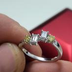 Diamanten ring 18 karaat witgoud, Handtassen en Accessoires, Ringen, Ophalen, Wit, Zo goed als nieuw, Met edelsteen