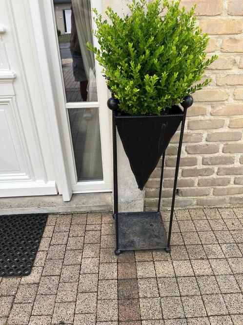 Smeedijzeren zwarte decoratieve plantenbakken gratis plant, Tuin en Terras, Bloembakken en Plantenbakken, Ophalen