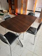 Keuken tafel en 4 stoelen perfect staant, Ophalen, Zo goed als nieuw