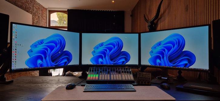 3x BenQ PD3200u 32inch monitors, Computers en Software, Monitoren, Gebruikt, 60 Hz of minder, DisplayPort, HDMI, Gaming, Ingebouwde speakers