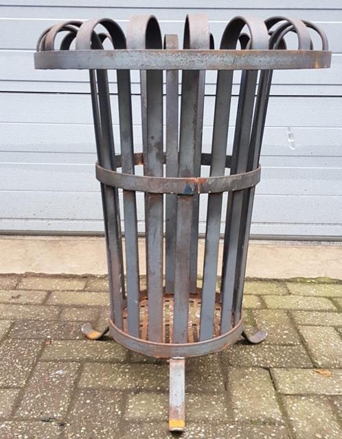 Nieuwe zware ronde metalen vuurkorf stookton tuinkachel, Tuin en Terras, Tuinhaarden, Nieuw, Ophalen of Verzenden