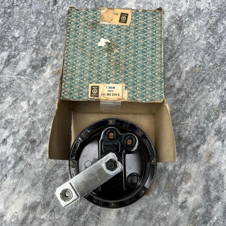 VW Kever NOS Claxon Bosch 111951253C 6V, Auto diversen, Auto-accessoires, Zo goed als nieuw, Verzenden