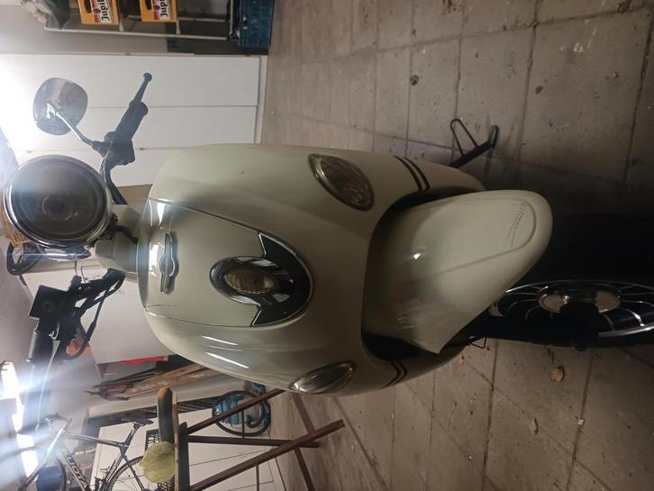Scooter razzo voor onderdelen of opmaak, Fietsen en Brommers, Scooters | Kymco, Gebruikt, Overige modellen, Klasse A (25 km/u)