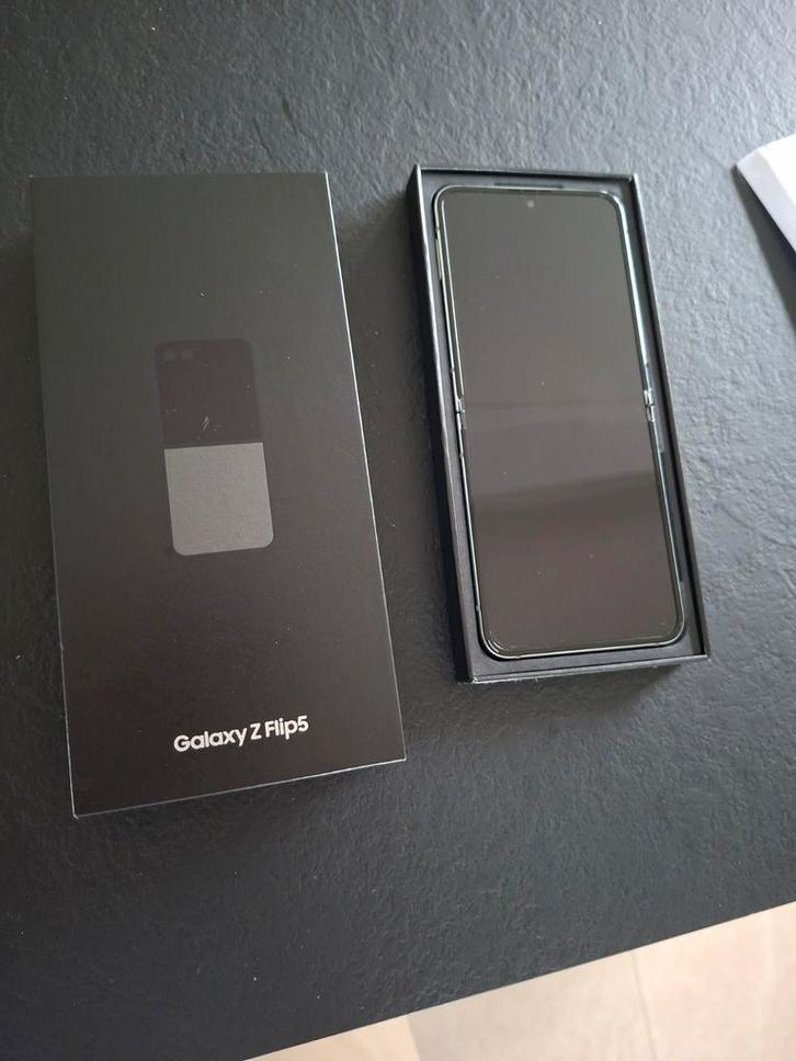 Samsung Z flip 5 - 256gb  NIEUW, Telecommunicatie, Mobiele telefoons | Samsung, Nieuw, Galaxy Z Flip, 256 GB, Ophalen