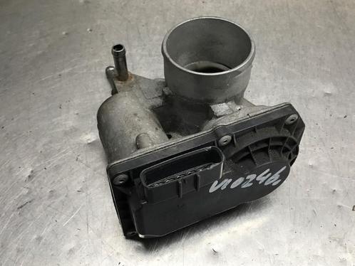 GASKLEPHUIS Toyota Yaris III (P13) (2203047040), Auto-onderdelen, Motor en Toebehoren, Toyota, Gebruikt